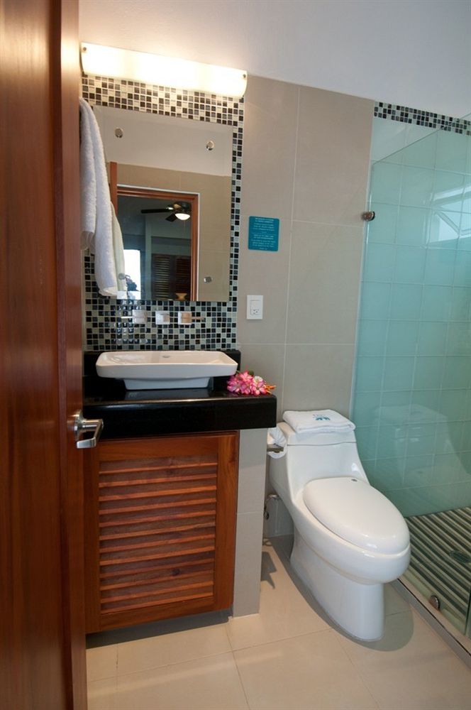 Hotel Suites Nadia 부세리아스 외부 사진