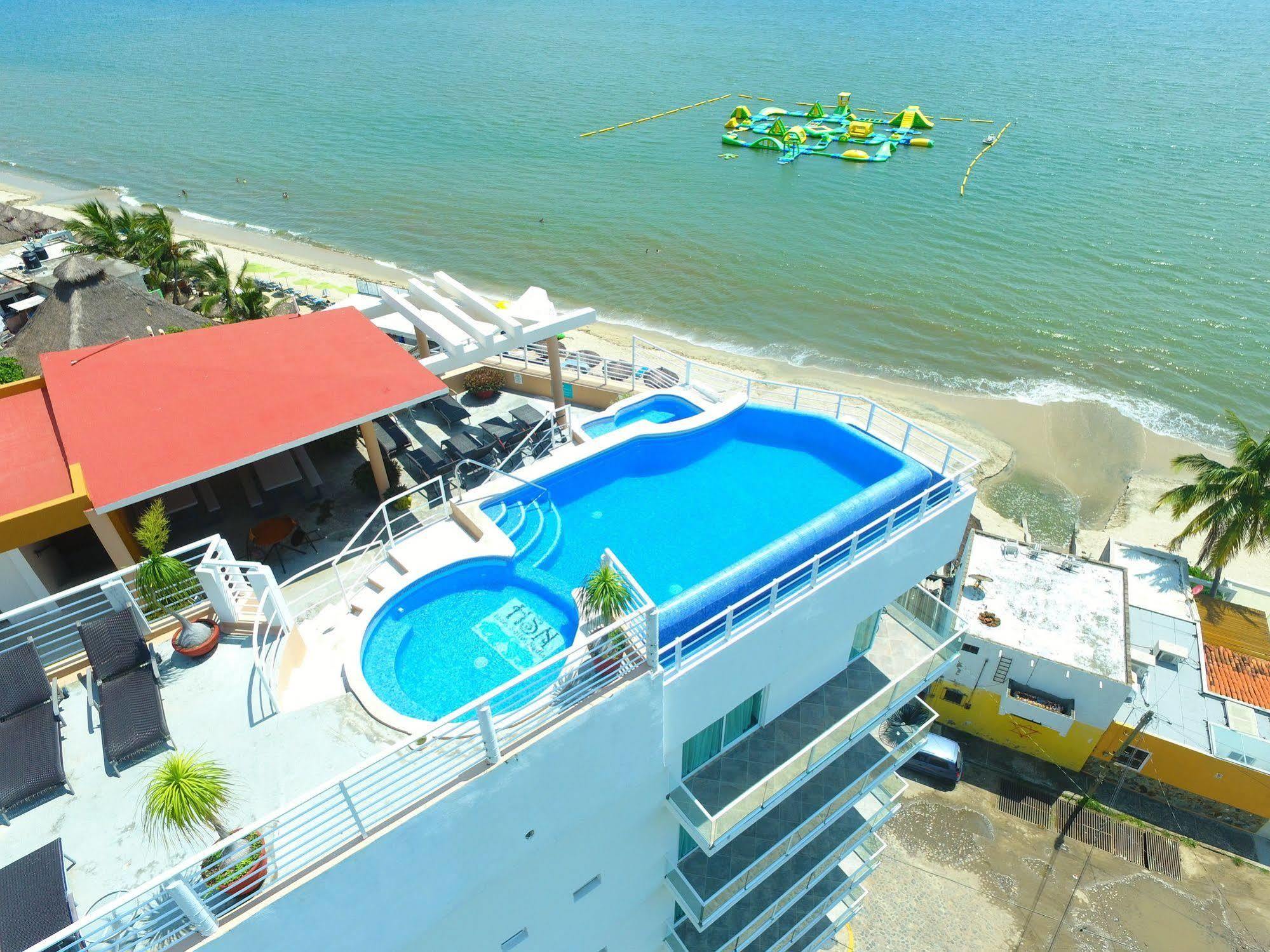 Hotel Suites Nadia 부세리아스 외부 사진